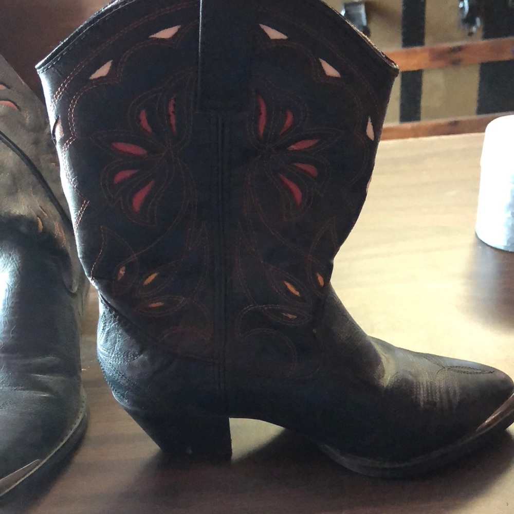 Cowboy boots - Picture 2 of 4